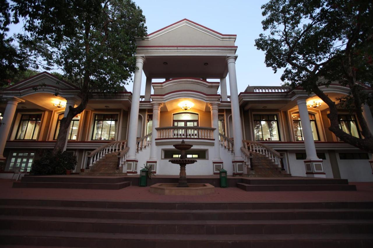 Hotel Usha Ascot Matheran Exterior foto