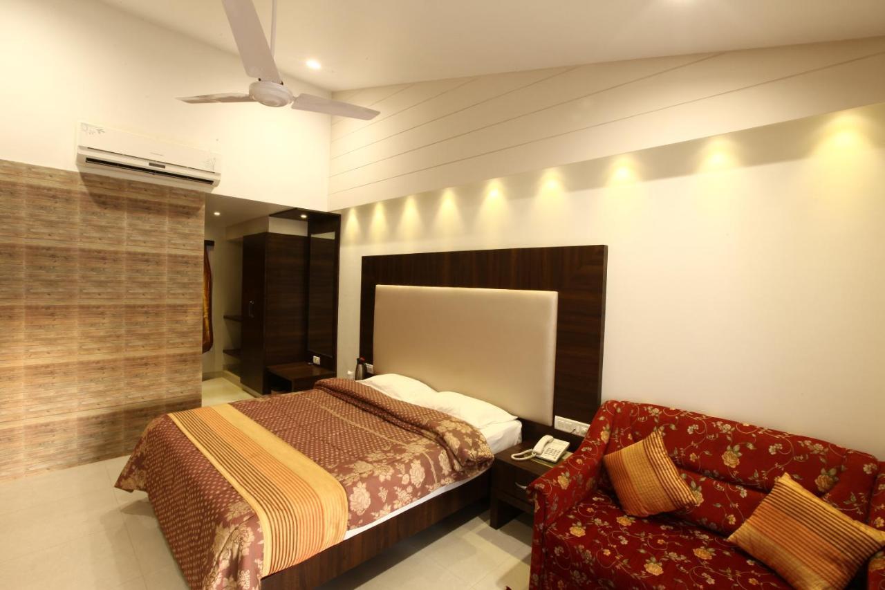 Hotel Usha Ascot Matheran Exterior foto