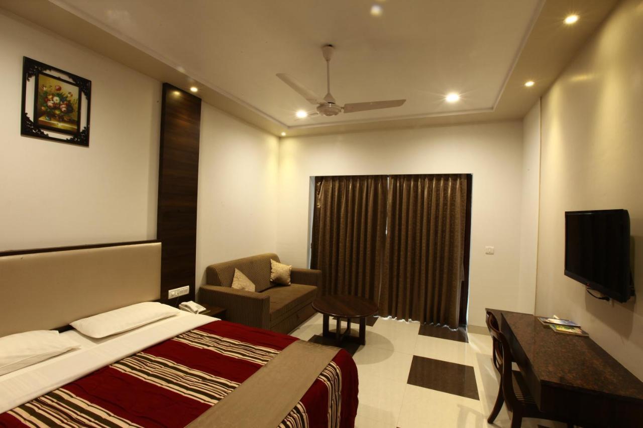 Hotel Usha Ascot Matheran Exterior foto